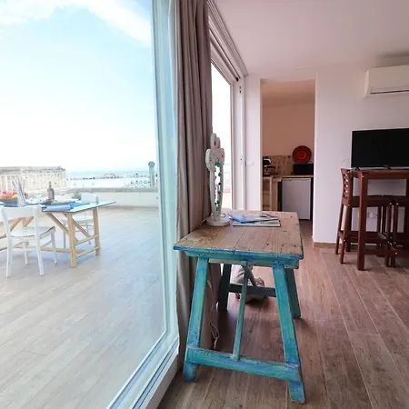 Svevas Cozy With Sea View *