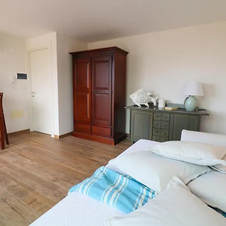 Svevas Cozy With Sea View